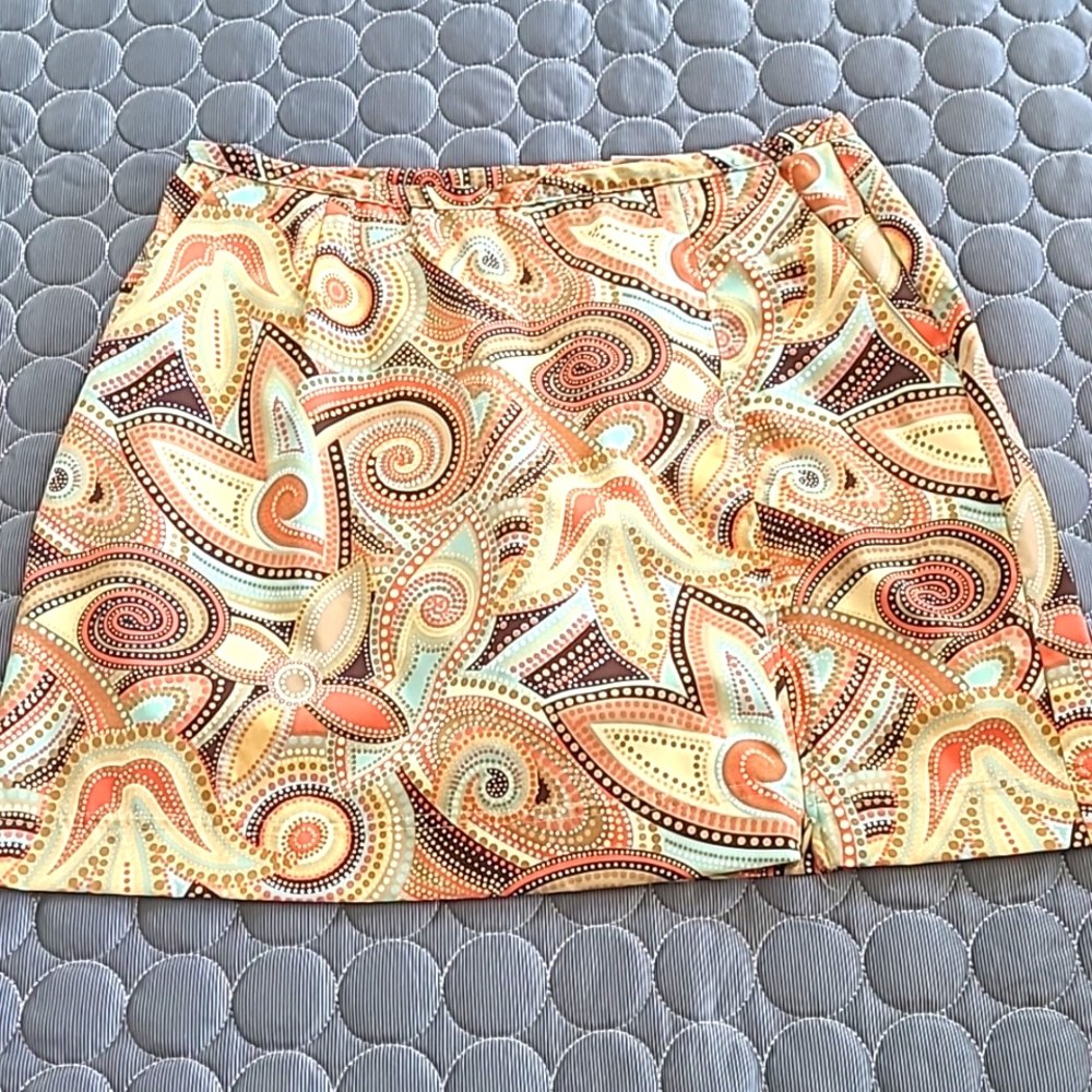 EXCELLENT CONDITION WOMEN’S SIZE 8 BETTE & COURT PAISLEY POLKA DOT TENNIS SKORT